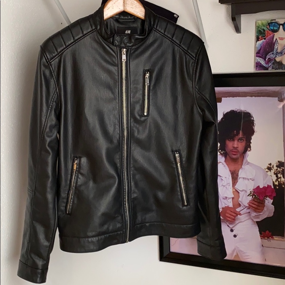 Men’s faux leather black motorcycle jacket Size M